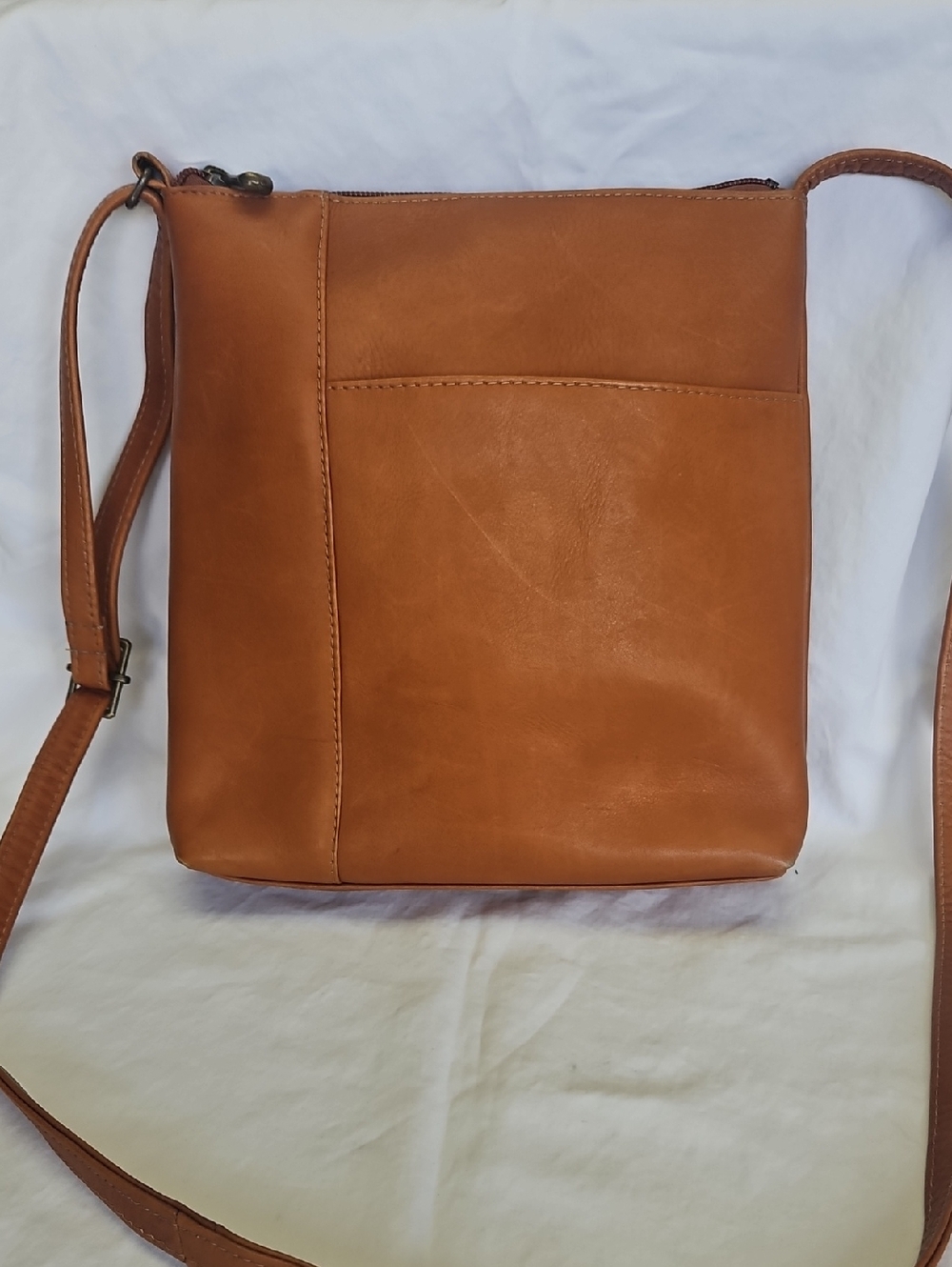 Le Donne Classic Tan Leather Crossbody Bag